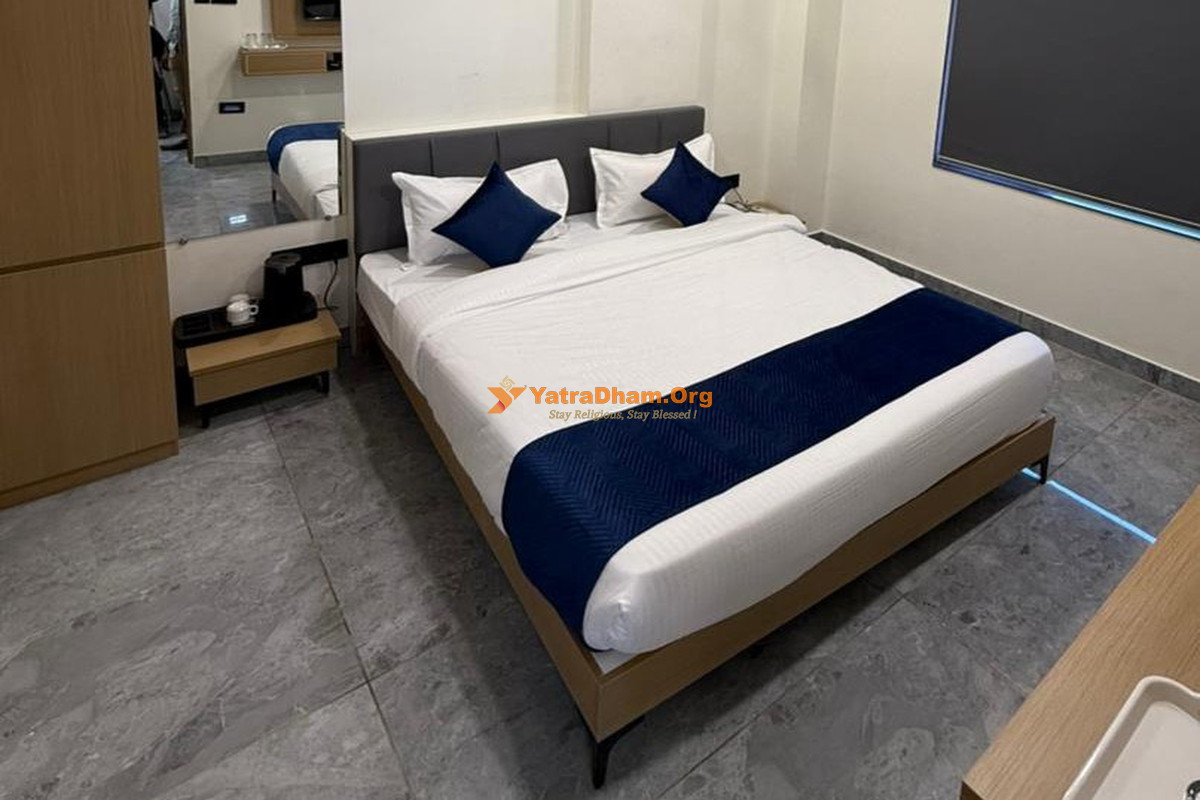 Hotel Krisha Dwarka Room