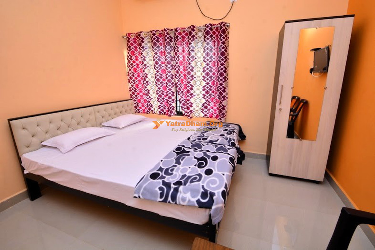 Murudeshwar Hotel Shree Sigandureshwari Room View