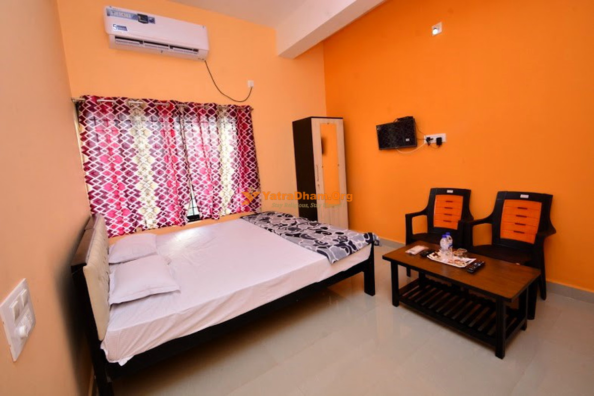 Murudeshwar Hotel Shree Sigandureshwari Room View