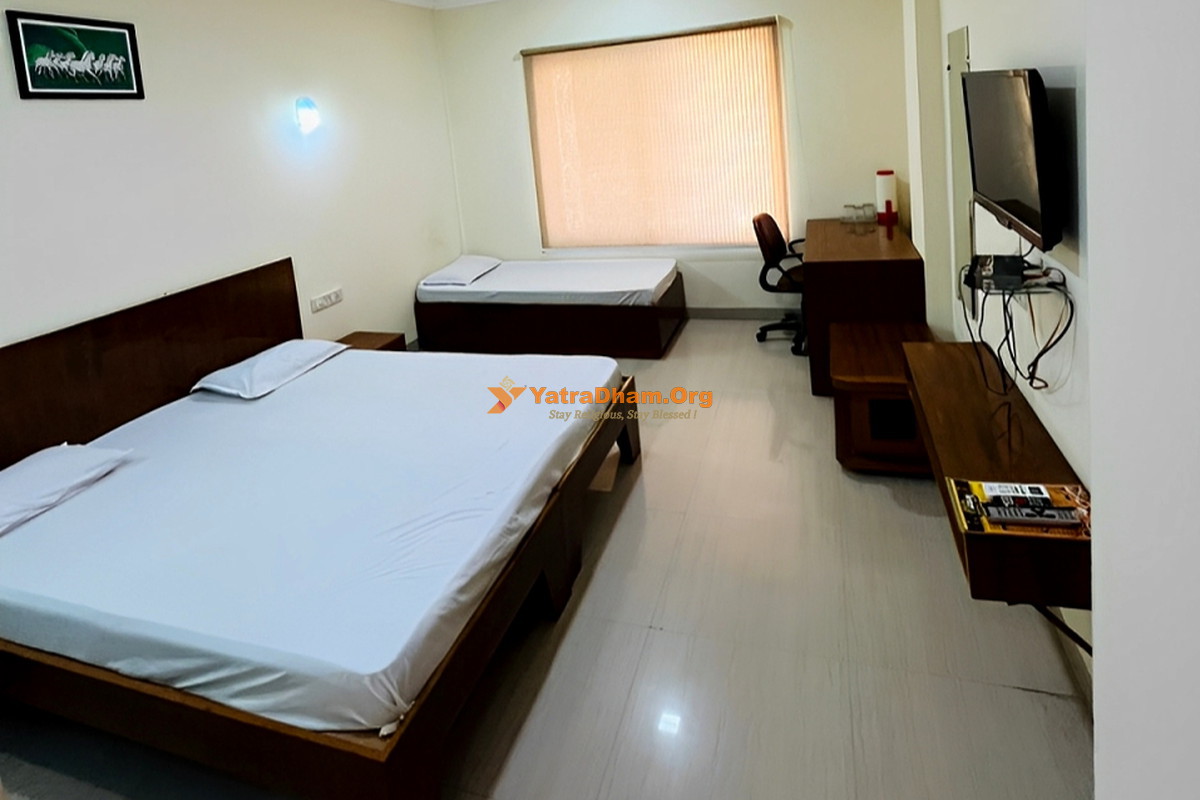 Seth Murlidhar Mansinghka Yatri Niwas Ujjain Room