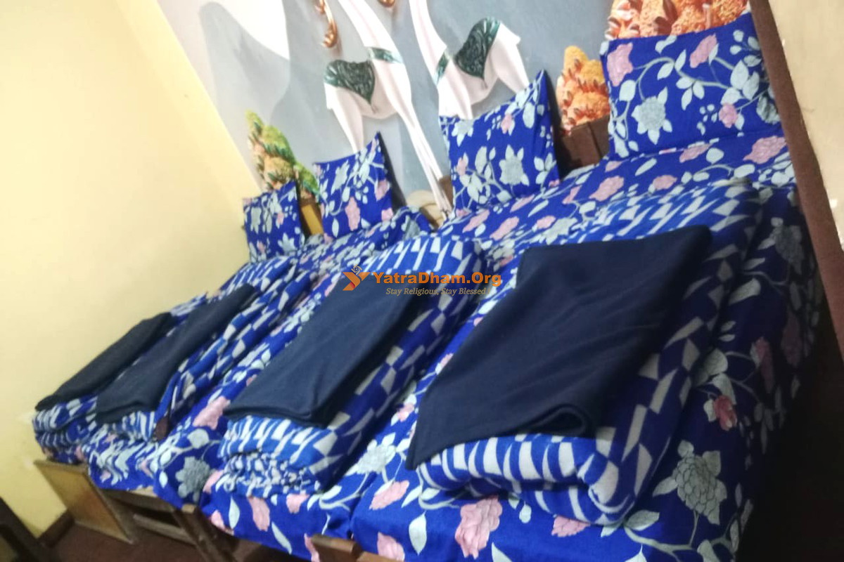 Leela Mahadev Guest House Kedarnath 4 Bed Room View