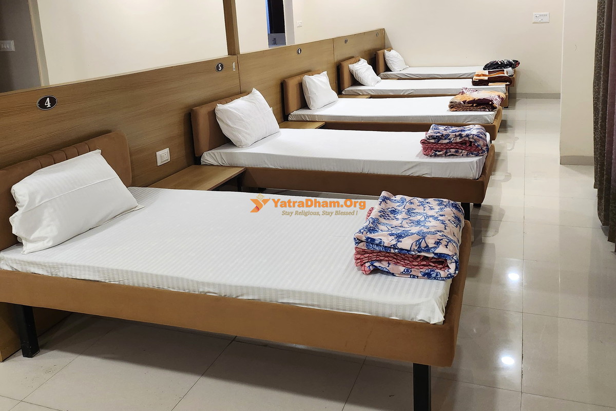 Shri Khajrana Ganesh Mandir Bhakta Niwas Indore Dormitory Hall 