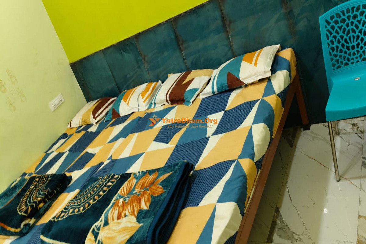 Trimurti Lodge Tuljapur Room