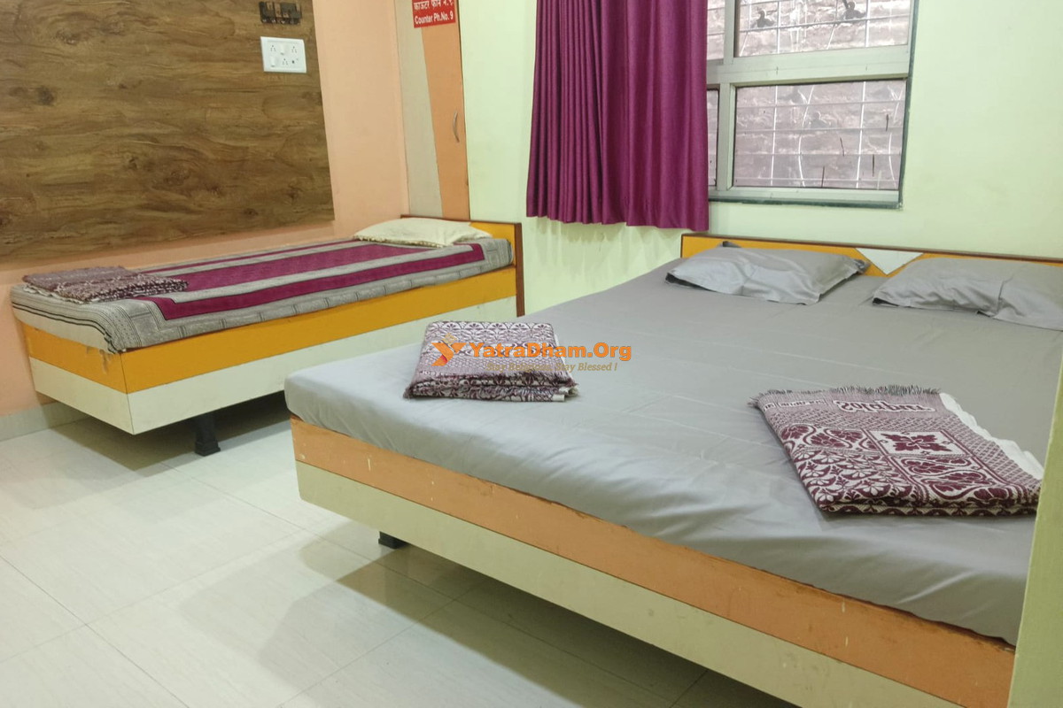 Om Sai Mauli Lodge Tuljapur 3 Bed Room