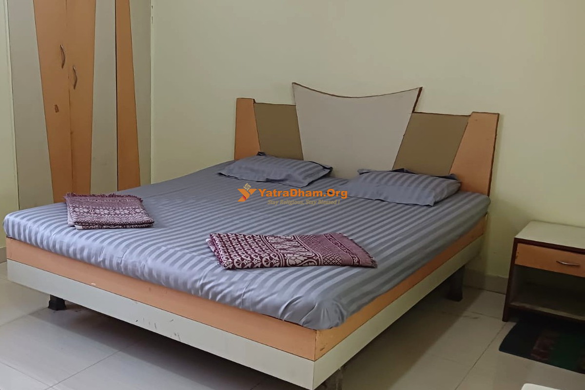 Om Sai Mauli Lodge Tuljapur 2 Bed Room