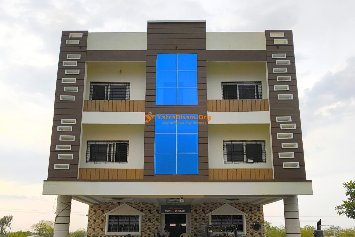 Sri Datta Dharmik Inn Ganagapur Building View