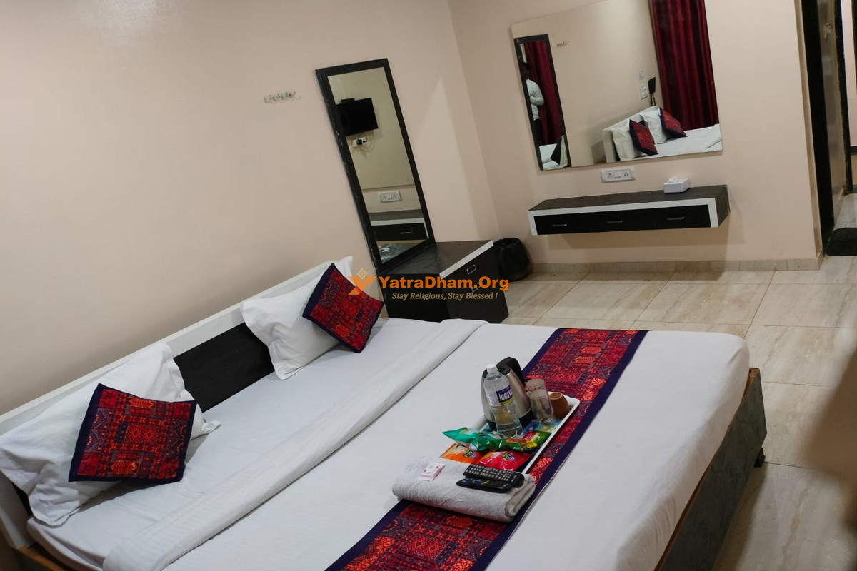 Hotel Meghmalhar Lodging Jejuri 2 Bed Room View
