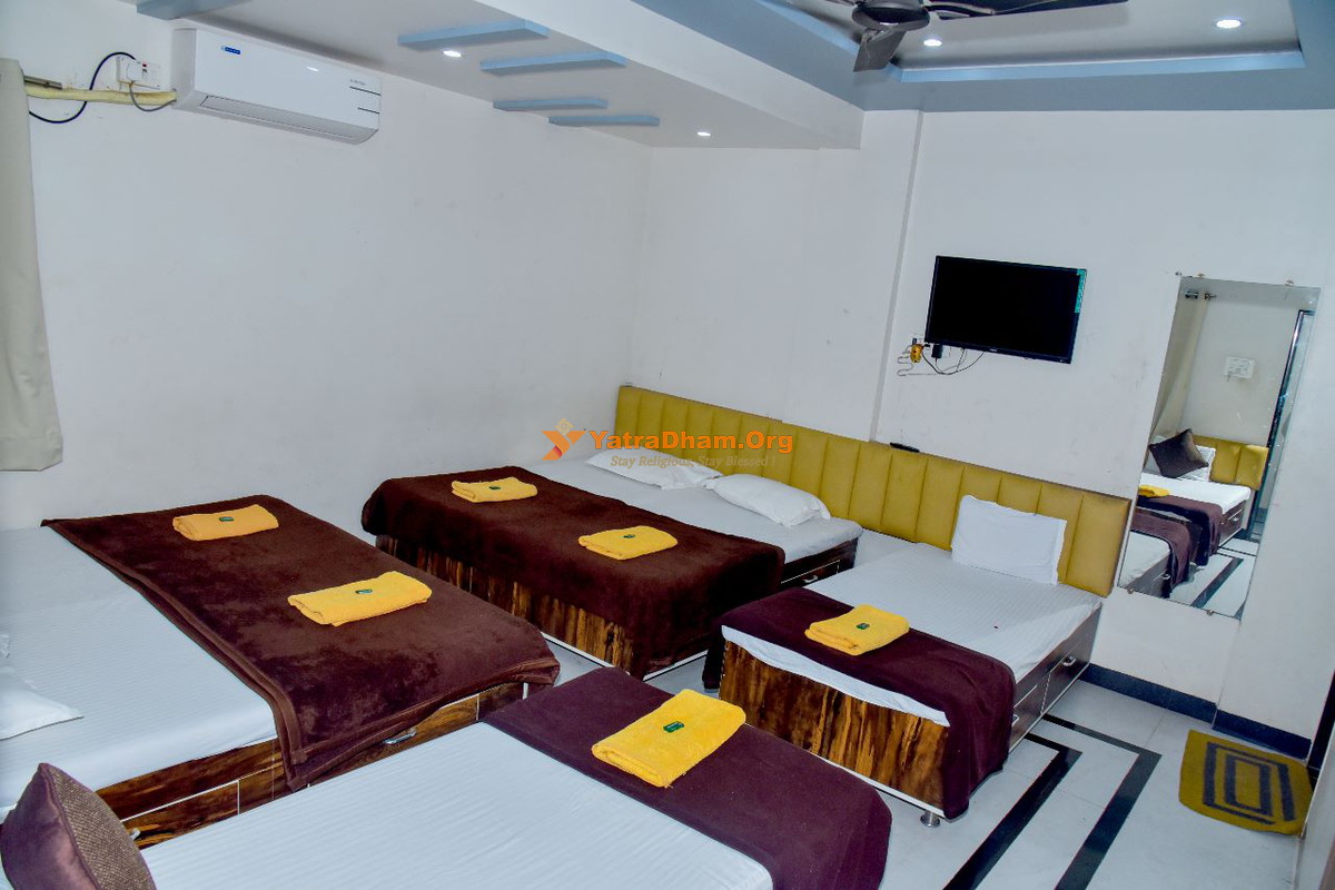 Hotel Ram Leela Lodge 6 Bed Room