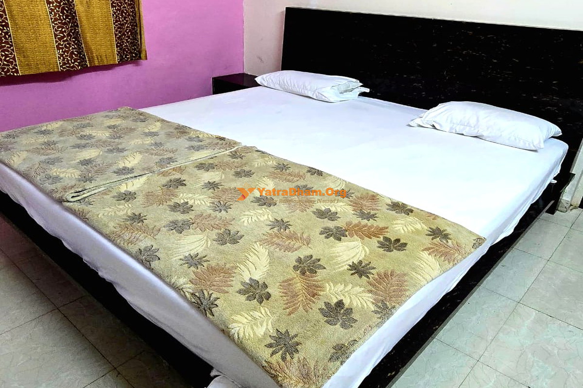 Parmeshwar Lodge Tuljapur 2 Bed Room