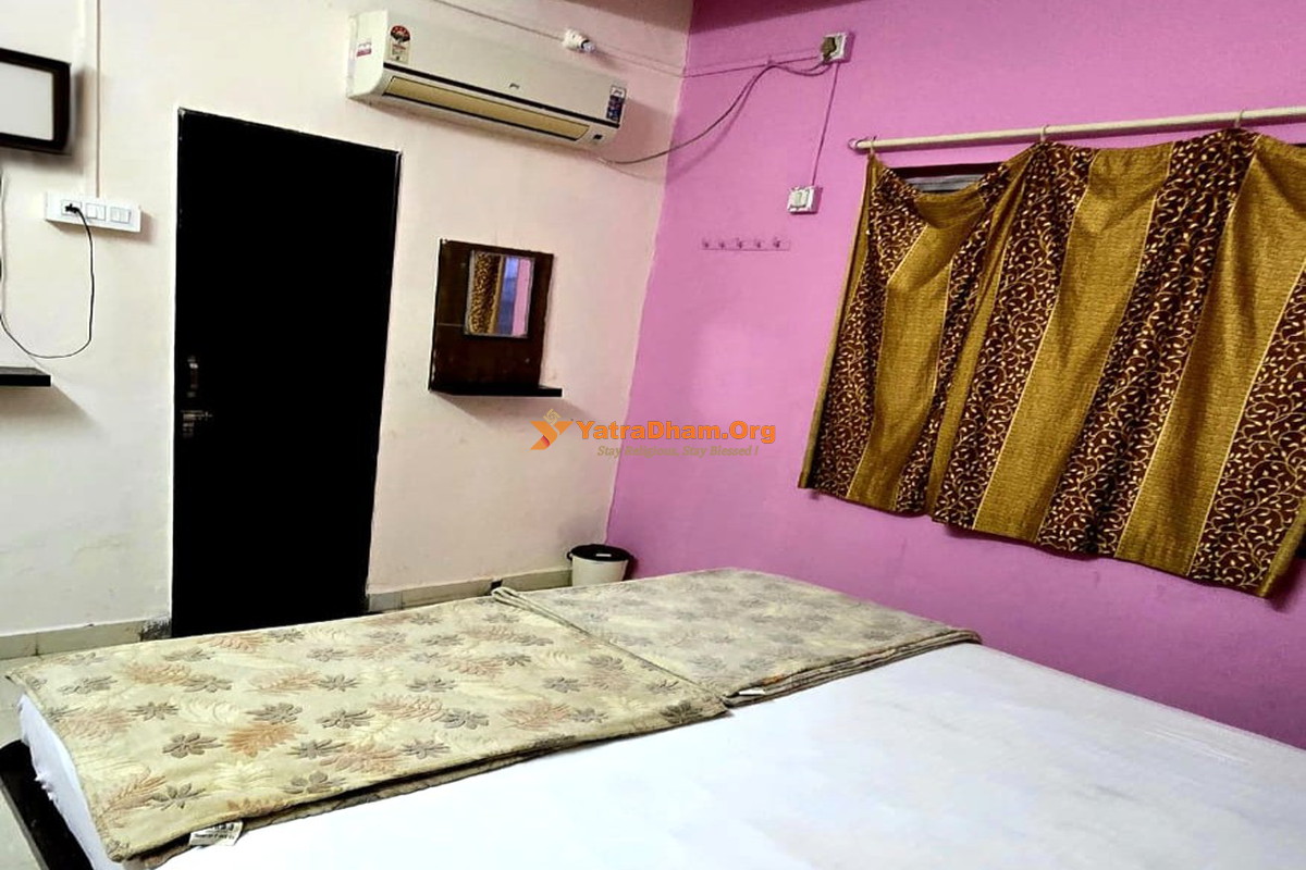 Parmeshwar Lodge Tuljapur 2 Bed Room