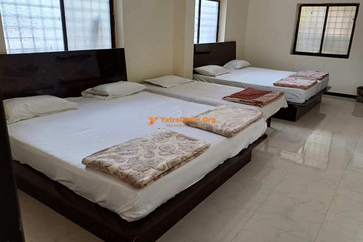 Parmeshwar Lodge Tuljapur 5 Bed Room