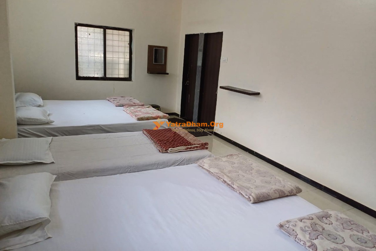 Parmeshwar Lodge Tuljapur 5 Bed Room