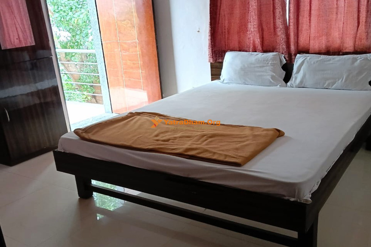 Shriraj Lodge Akkalkot 2 Bed Room