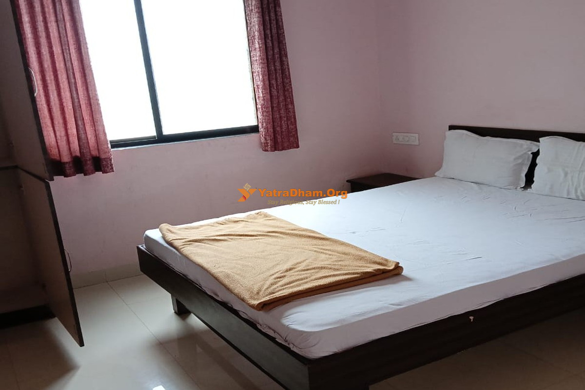 Shriraj Lodge Akkalkot 2 Bed Room