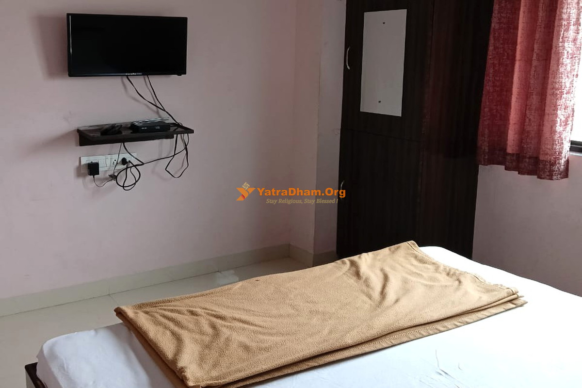 Shriraj Lodge Akkalkot 2 Bed Room