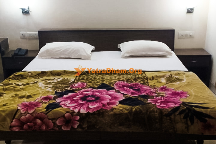Amritsar Durgiana Yatri Nivas (Near Railway Station)  2 Bed  Room View