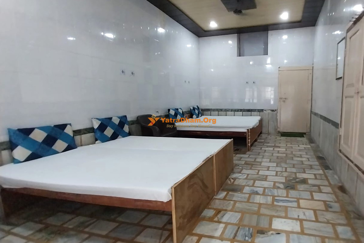 Girdhar Morari Gujarat Samaj Mathura 4 Bed Room