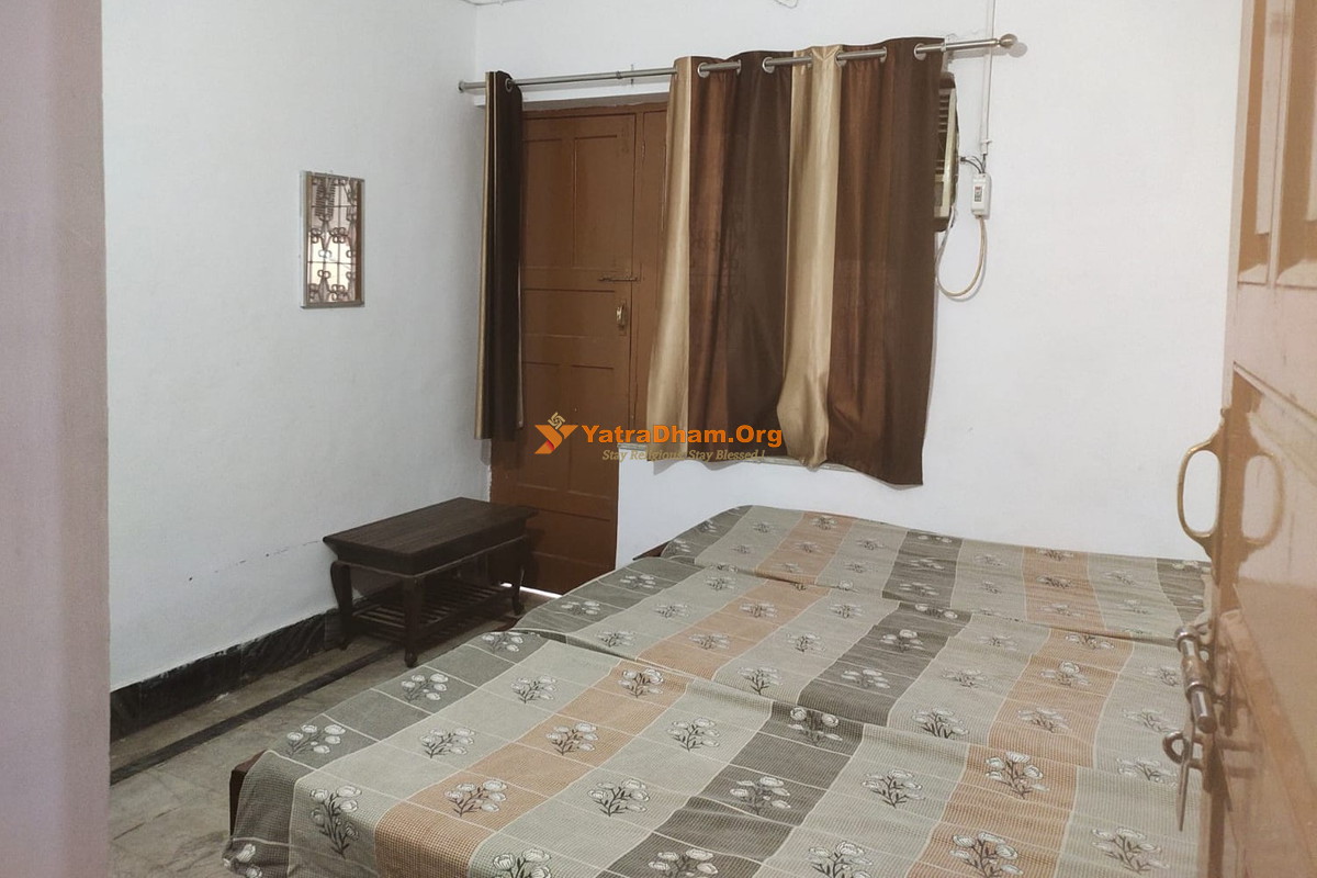 Jangra Dharamshala Haridwar Room