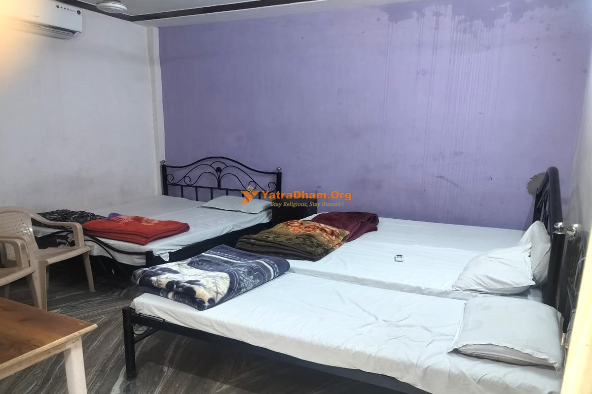 Radhavallabh Harivansh Dharamshala Vrindavan Room