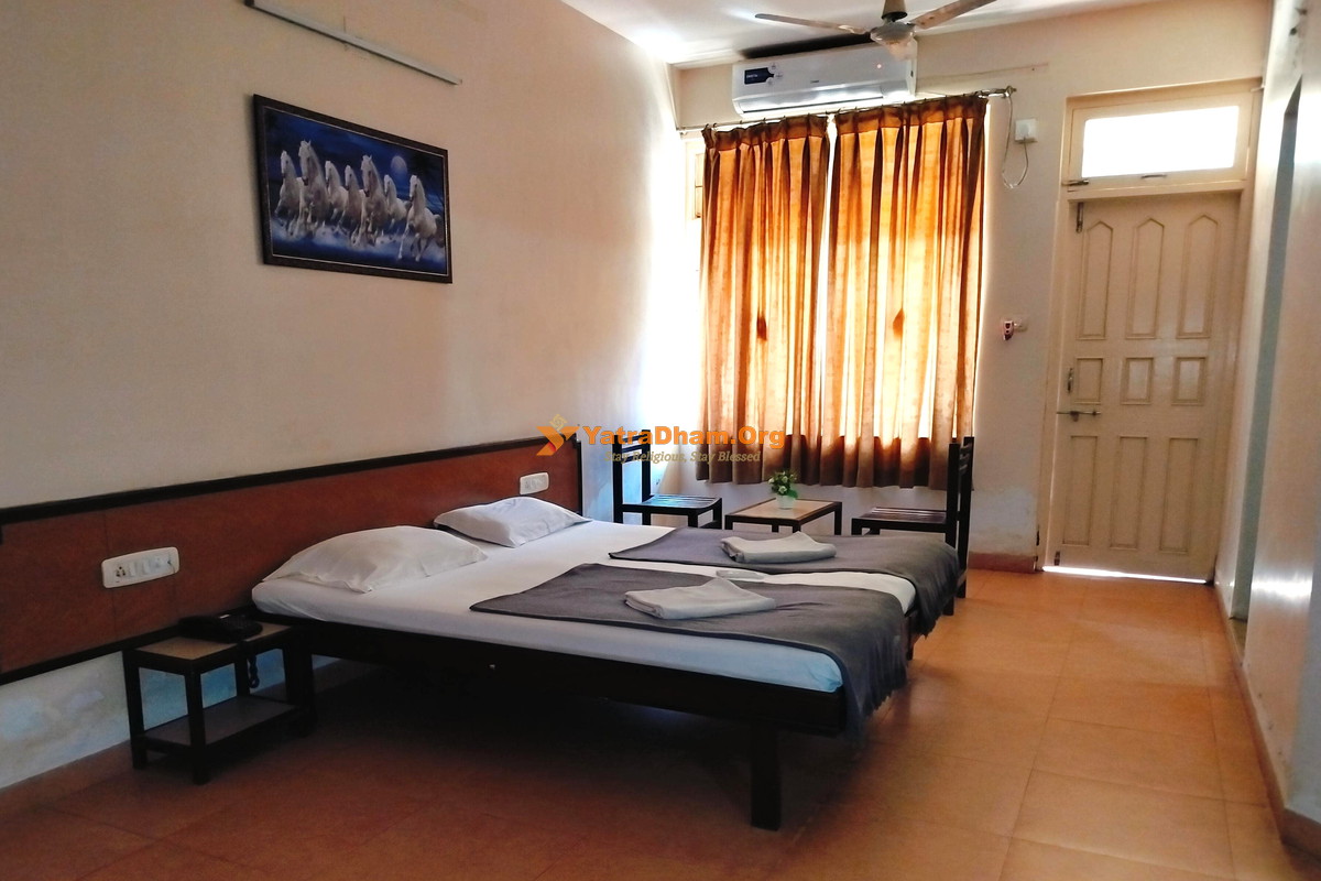 Hotel Durvankur Ganpatipule 2 Bed Room
