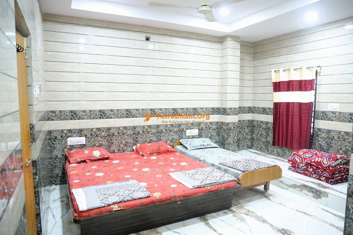 Shri Mannarayan Dharamshala Somnath Room