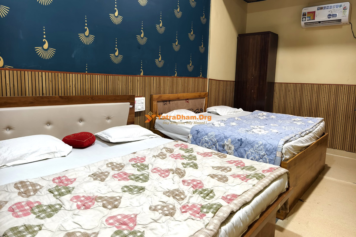 Hotel Anjali Lodging Shani Shingnapur 4 Bed Room