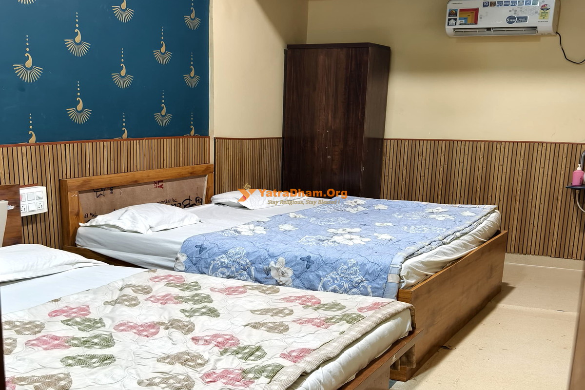 Hotel Anjali Lodging Shani Shingnapur 4 Bed Room