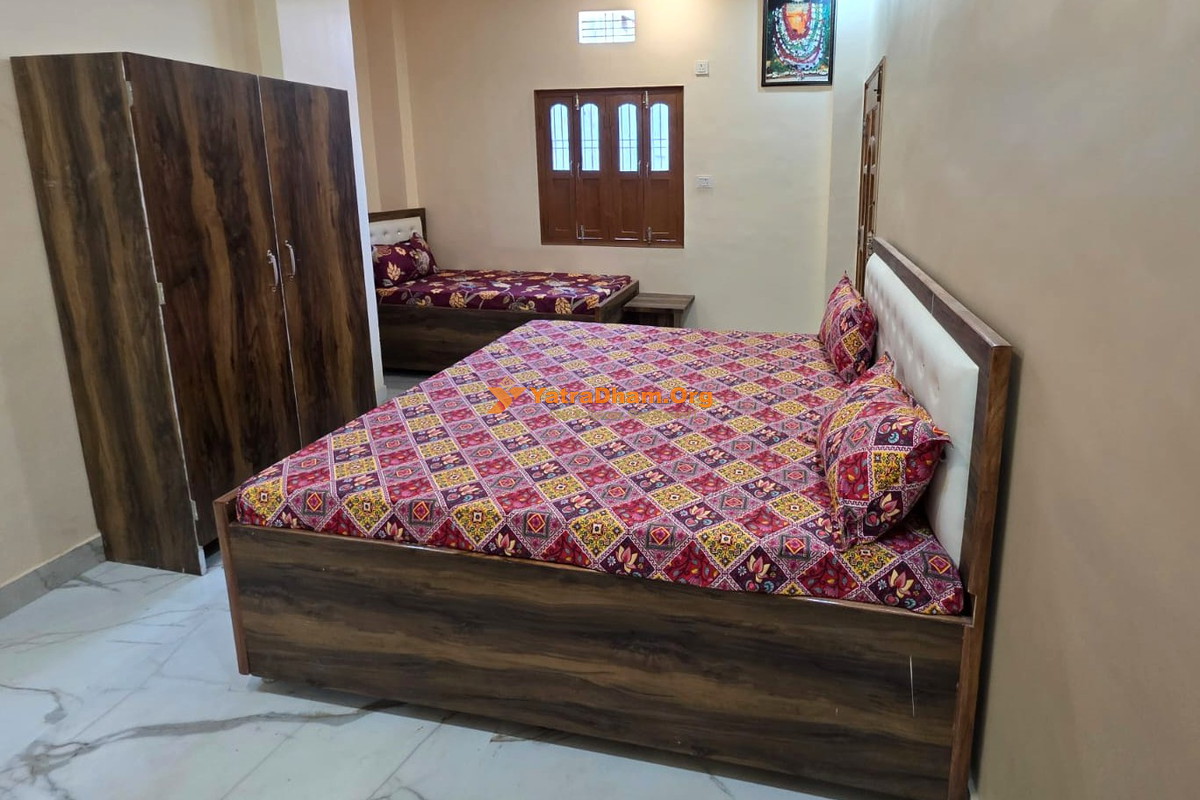 Shri Chintamani Ganpathi Ashram 3 Bed Room