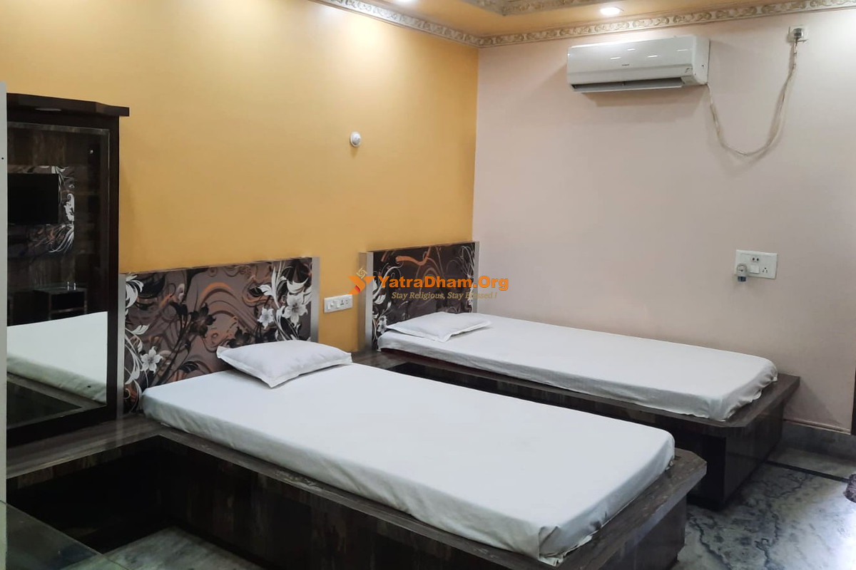 Hotel Priyadarshini Rameswarpur Room