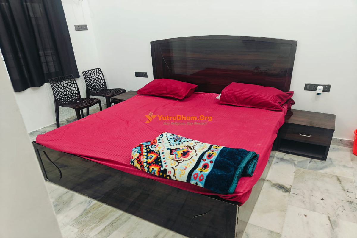 Yoga Niketan Ashram (Mouj Giri Mandir) Prayagraj_Room_View_2