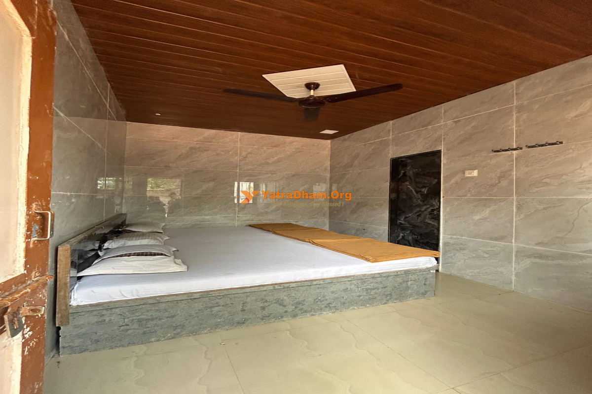 Gurukrupa Guest House Saptashrungi - Standard_Room_3