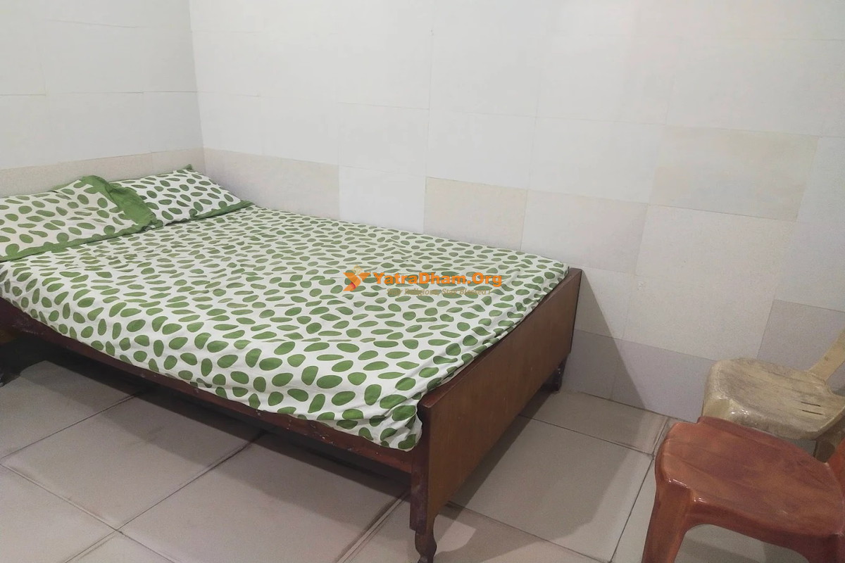 Sri Vaishnavi Lodge Annavaram Room