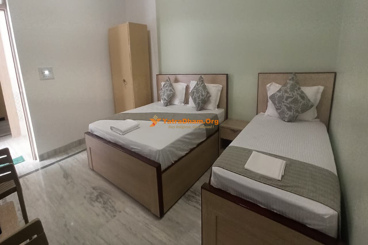 Shri Thakur ji Ashram Vrindavan 3 Bed Room