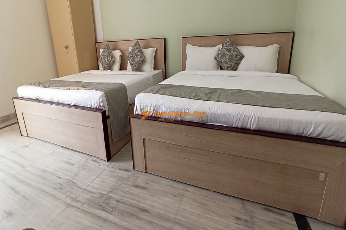 Shri Thakur ji Ashram Vrindavan 4 Bed Room