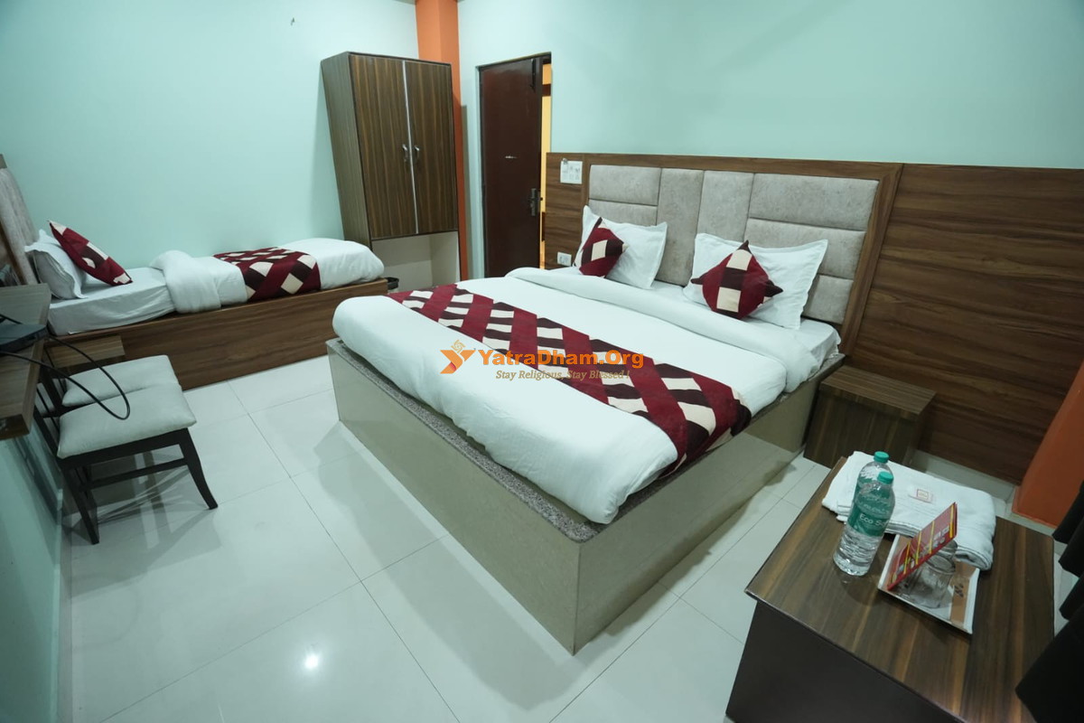 Chinmay Dham Haridwar Room