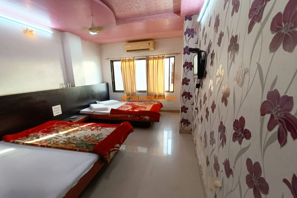 Hotel Hari Darshan Nathdwara 4 Bed AC Room View 