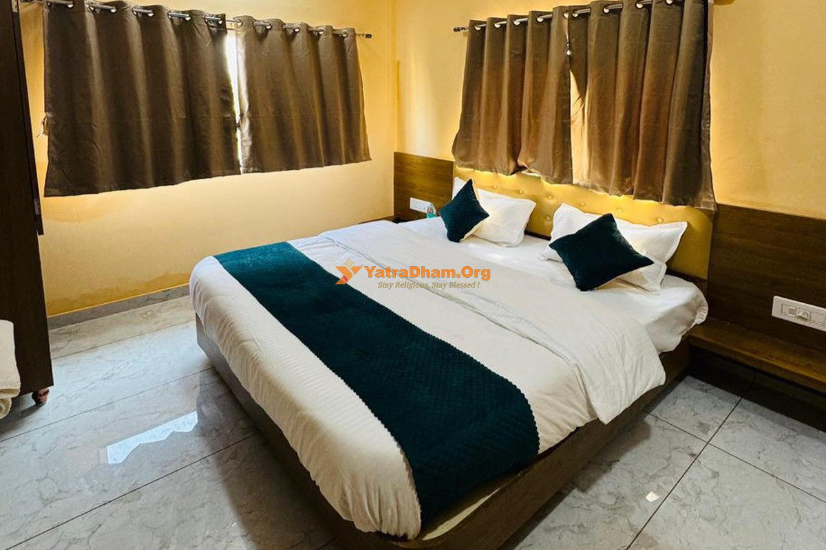 Mahadev Bhavan Dwarka Room