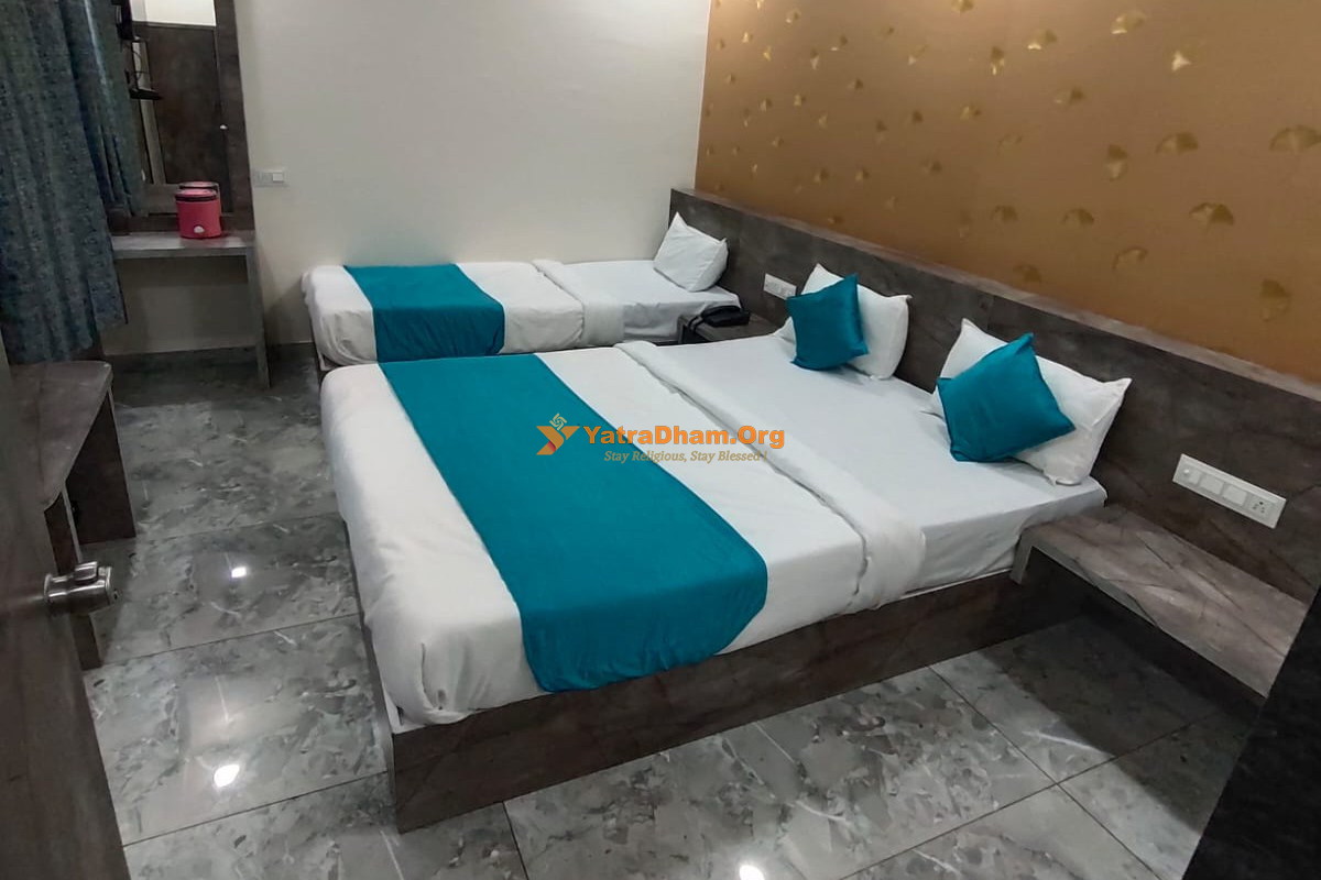 Hotel Thaker Inn Dwarka 3 Bed Standard AC Room