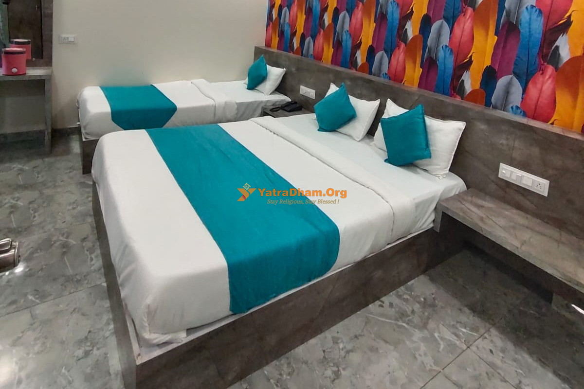 Hotel Thaker Inn Dwarka 3 Bed Standard AC Room
