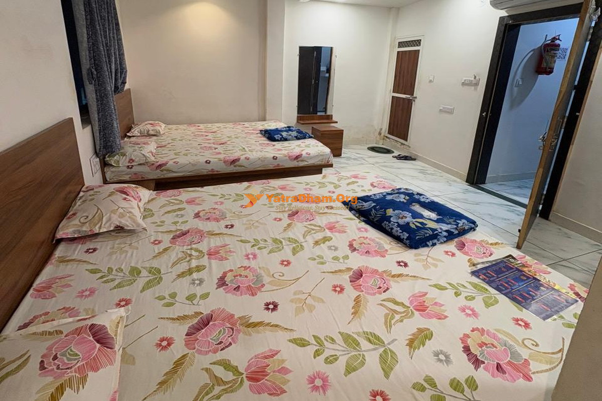 Hotel Shree Siddhivinayak Ujjain 4 Bed Room View