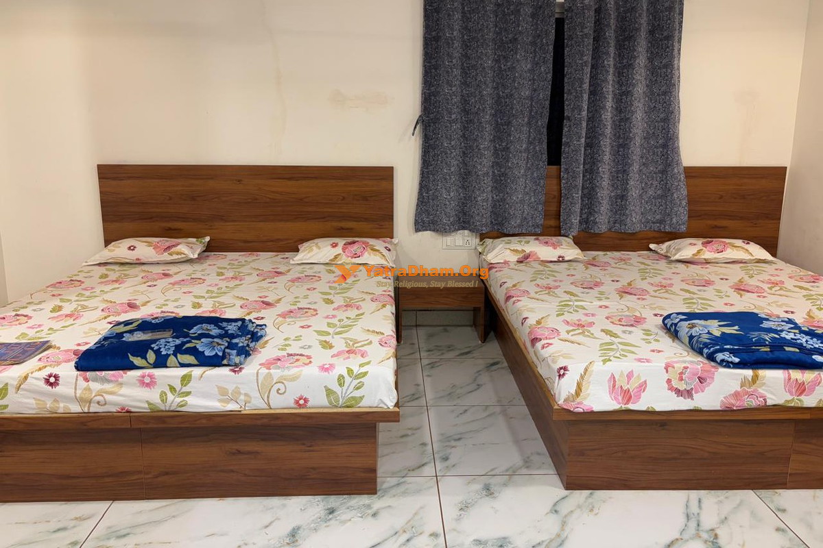Hotel Shree Siddhivinayak Ujjain 4 Bed Room View
