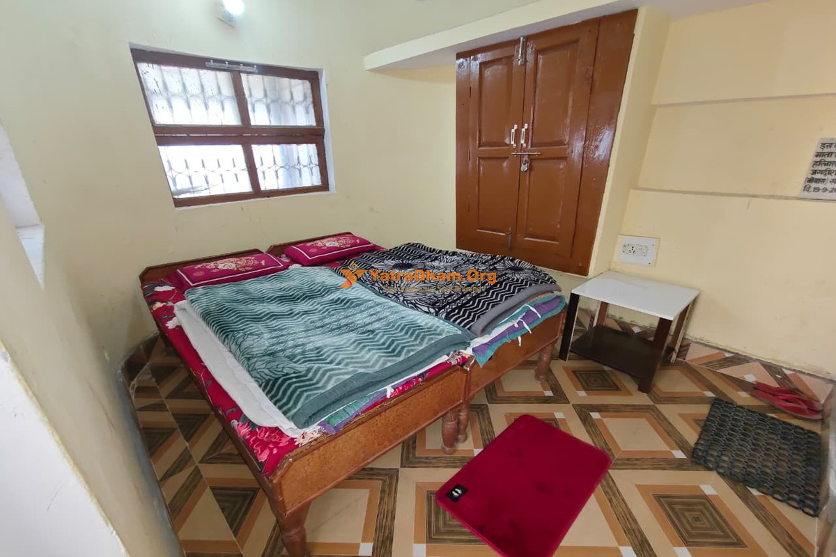 Smriti Bhavan Home Stay Badrinath Room View
