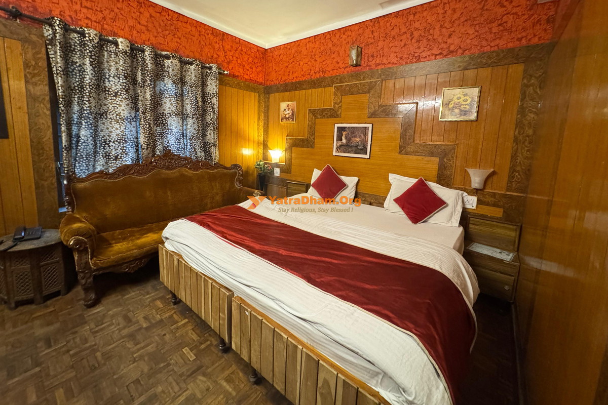 Hotel Ankur Plaza Deluxe Nainital 4 Bed Room View