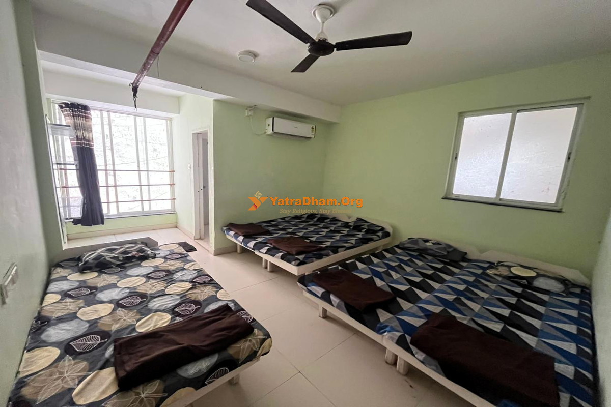 Devi Bhuvan Dharamshala Dwarka (Near Dwarkadhish Temple) 5 Bed Room