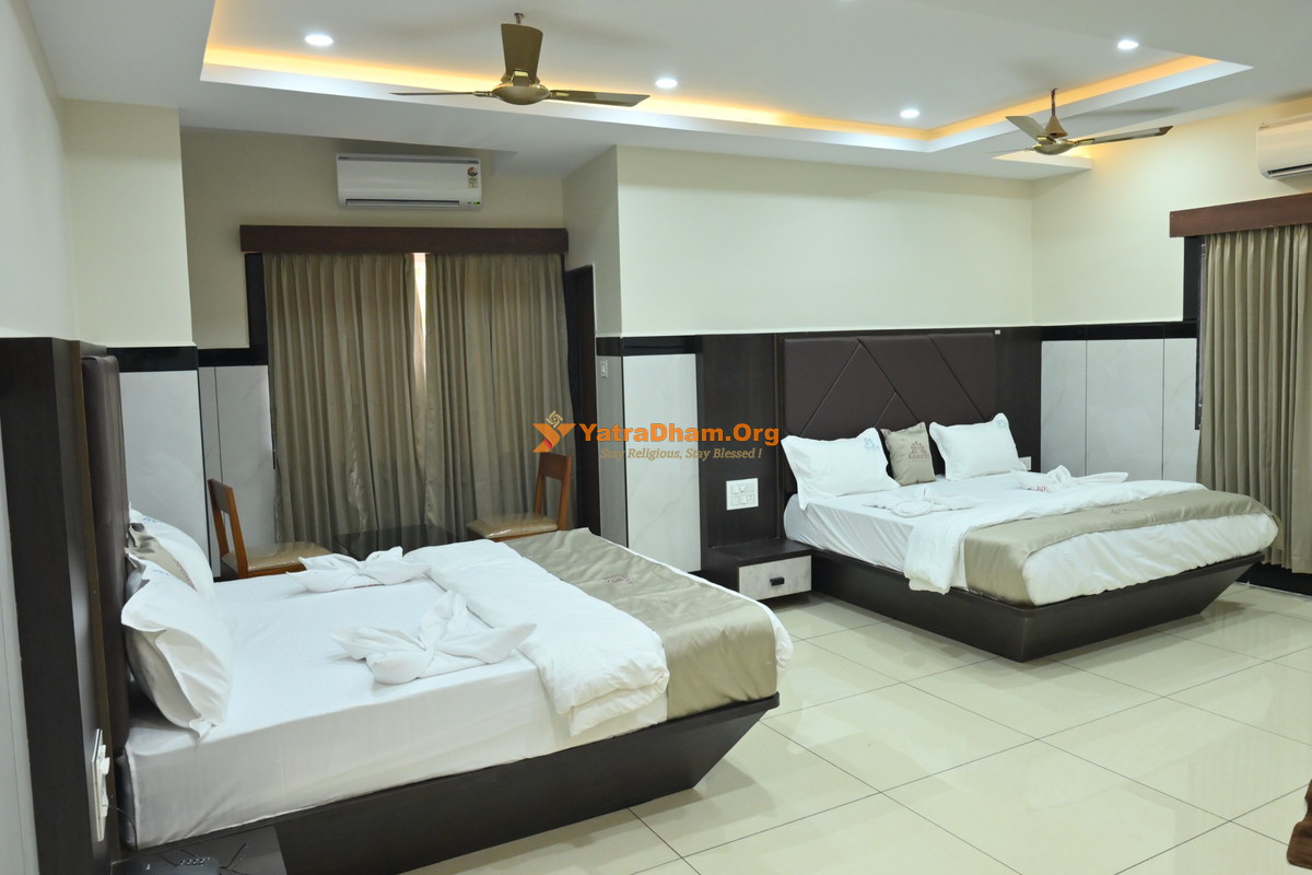 Kamath Yatri Nivas Plus Murudeshwar 4 Bed Room View