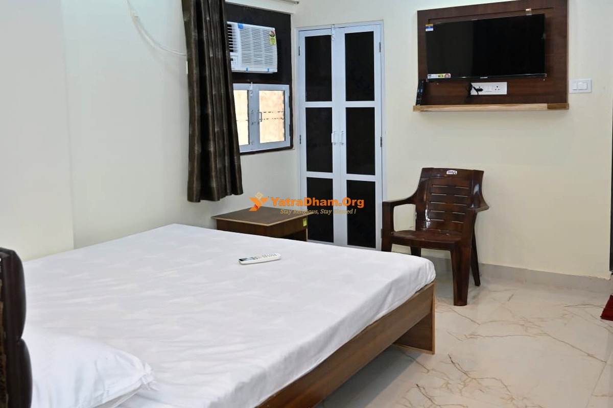 Bhola Sankara Vasavi Annapurna Satram Trust Varanasi 2 Bed Room