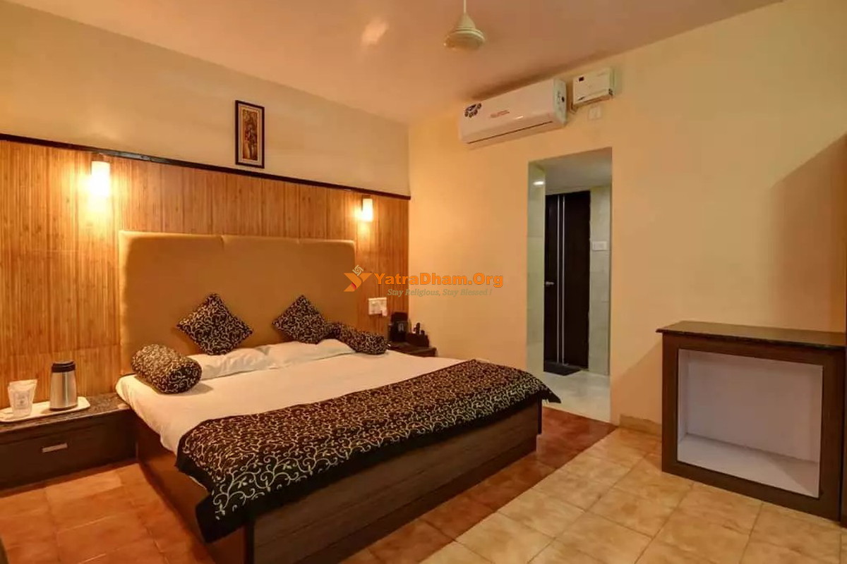 Savshanti Motels Saputara 4 Bed Room View