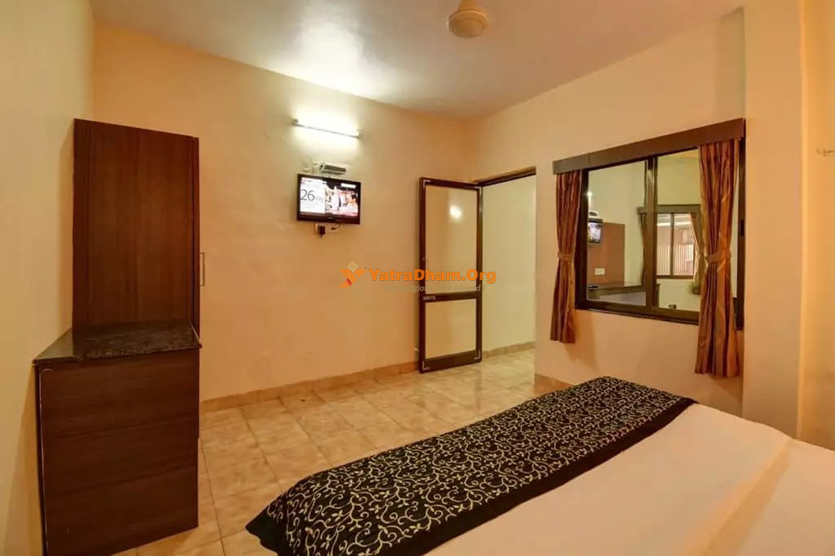 Savshanti Motels Saputara 4 Bed Room View
