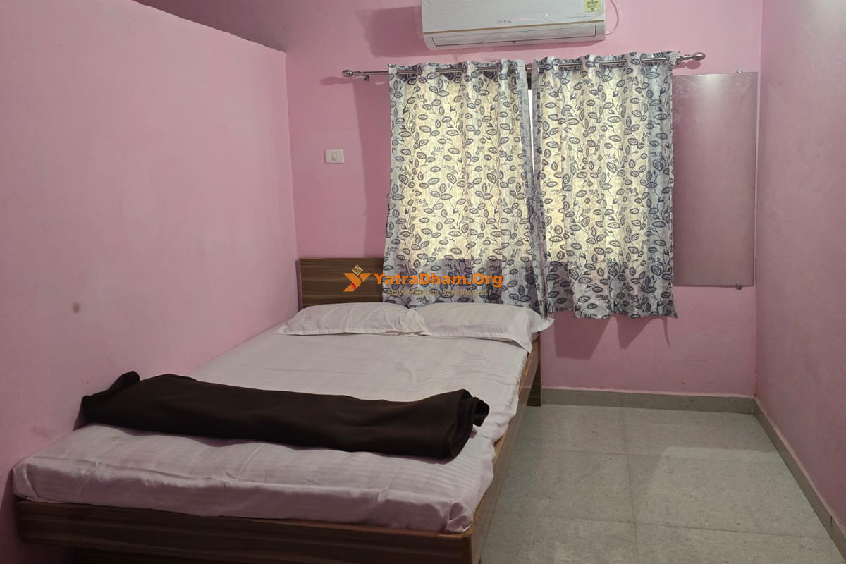Shri Samarth Lodge Akkalkot 2 Bed Room
