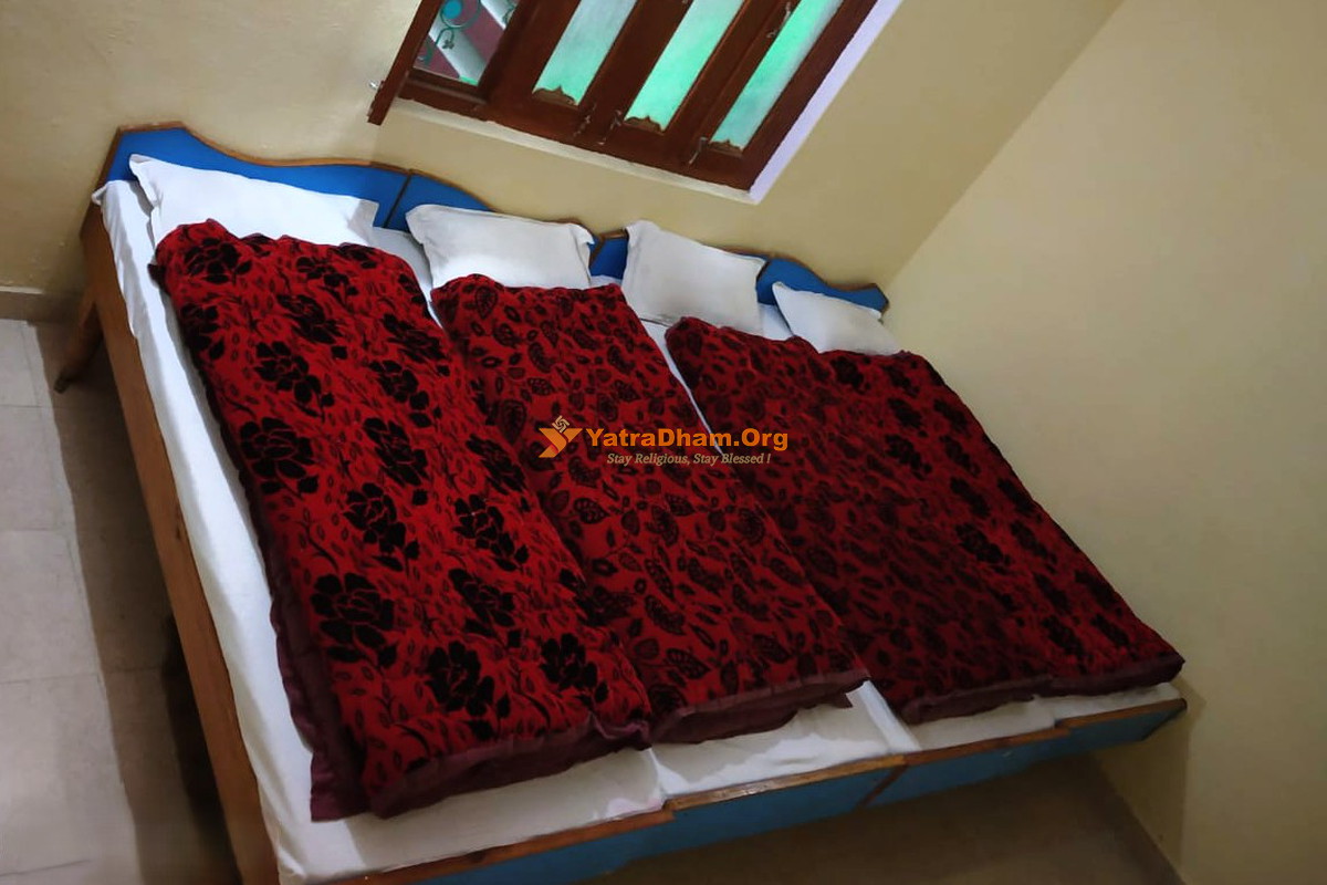 Hotel Aakash Deep Yamunotri (Kharadi) 4 Bed Room 